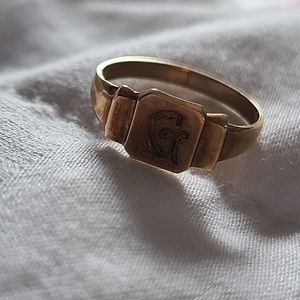 Vintage 10kt baby ring
